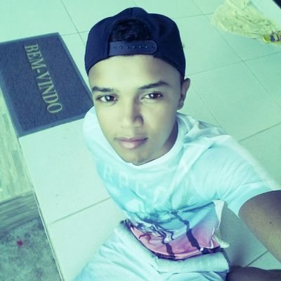 Marcosvini_20's profile picture. Bahianinho,solteiro❤Entre a razões e emoções a saída é fazer valer a pena.🤝😌
fã do @neymarjr⚽🙏