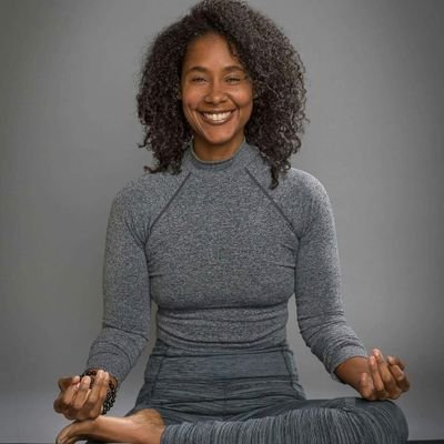 Health & Wellness Creator & Advocate. Plant-Based Foodie. https://t.co/Y61tYe3YAt. #HalfTheirSize