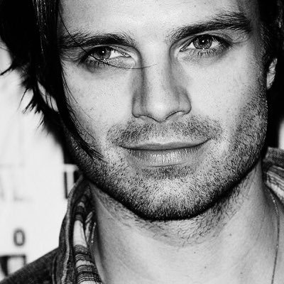 »In the real world the only thing that matters is who you are, not what you own« —|RP/MV/MC/BI/18+/GGRP| |Alpha/Vampire|— #Spooks