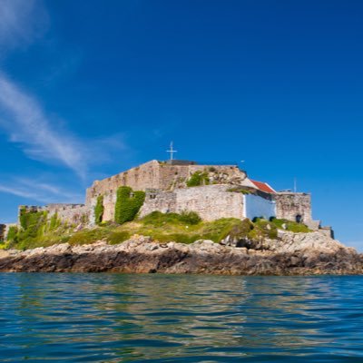 A Medieval Castle located on the edge of St Peter Port harbour, housing five Museums, period gardens & breathtaking views. Run by @CultureGSY