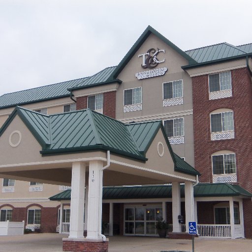 You've just Found A Better Way to Stay. Town & Country Inn and Suites is Quincy's premiere hotel and conference center.