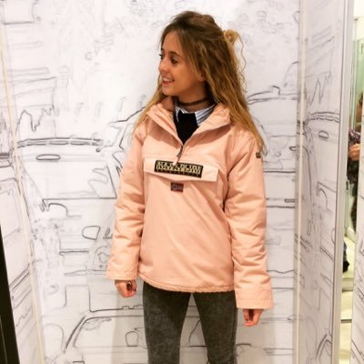 ShariGarcia4's profile picture. 🖤