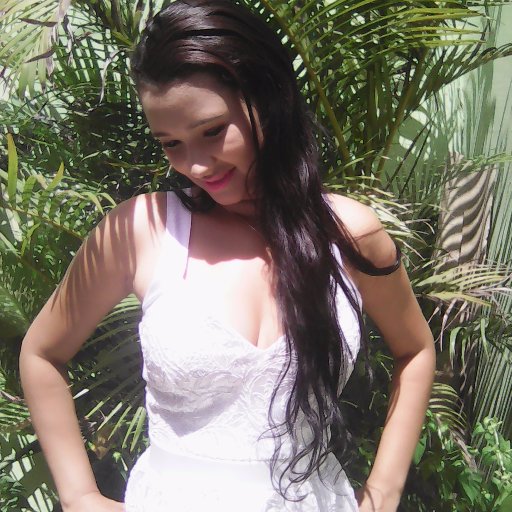 AndrezaAndry's profile picture. Por favor, não me idealize É melhor você ter certeza
Tô longe de ser a Madre Tereza
Não pise no meu calo
Ou viro bicho e falo o que não quer ouvir...