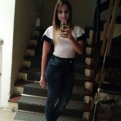 Siembra tu vida con gente que te florezca!! 
Caminando