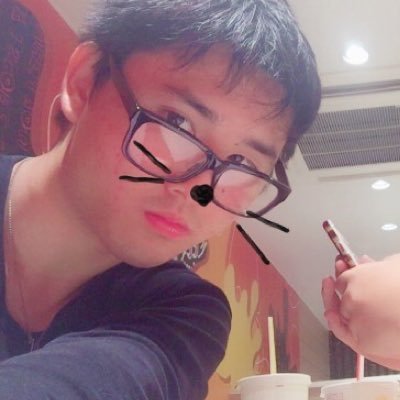 朝から昼まで寝て、昼から夕方までゴロゴロして、夕方から夜は学校に行ってる、そこら辺のとある高校生ですw気軽に絡んで来てください。結構な暇人ですw