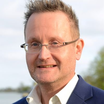 rafgrubben's profile picture. r u a twitnit?