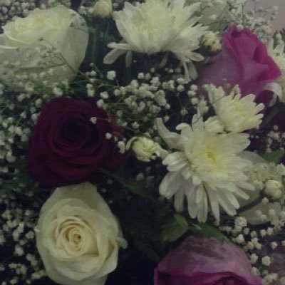 r9XUhZbsHD6XLCL's profile picture. 