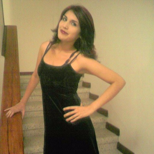 Soprano, compositora, metalera, y estudiante de piano. (la osa)