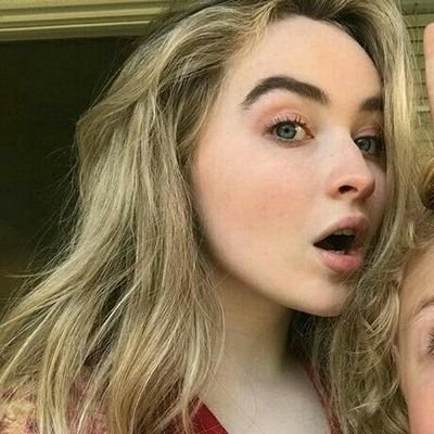 Te dei um follow grátis, poderia me ajudar a realizar meu sonho dando rt no meu único rt? Por favor, é muito importante para mim!
