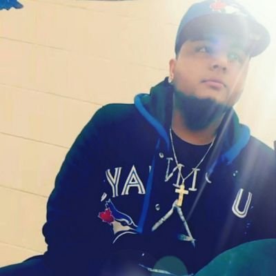 Twitch streamer ➡️ https://t.co/FdRkCDxv0l // TikTok: andres_3197ttv // 🇨🇦 born, 🇪🇨 in my blood // For business enquiries: business.andres3197@gmail.com