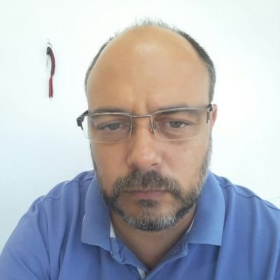 Contador Publico, Especialista en Costos y Gestión Empresarial.