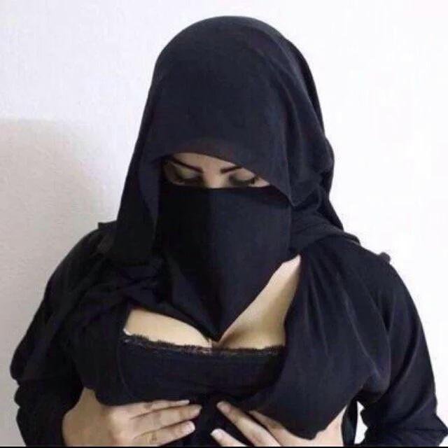 Abaya Arabic Burka wearing hot girls 8 Sexy hot arab abaya girl. 