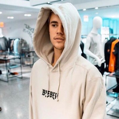 Eu só queria saber quem era o garotinho no boliche |  FC do nosso amorzinho @justinbieber 
criada em 22.04.17 | a 8 anos de guarda bieber!