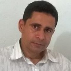 Uma pessoa que ainda acredita no ser humano, e que podemos mudar tudo, começando por nós mesmos. Aprecio viver a vida!