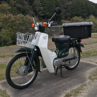 全てのバイクを愛すバイク馬鹿&のんびりキャンパー。愛車はハイエース/スーパーカブ。潜在保育士( ´ ▽ ` )好きな食べ物はいちご。 いつだって今が最高！