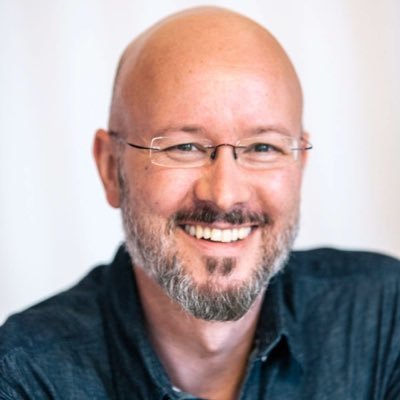 Co-founder, Web & Social Media Manager at https://t.co/13ksfMgj2V Blogging, practices on juggling and believes transparency is an important key for doing good