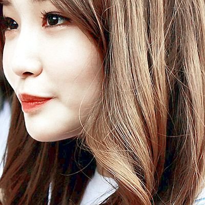 · 김 — cold heαrt gιrl ⌡ puttιng α smιle ιn чour fαce wιth her # brιght personαlιtч.