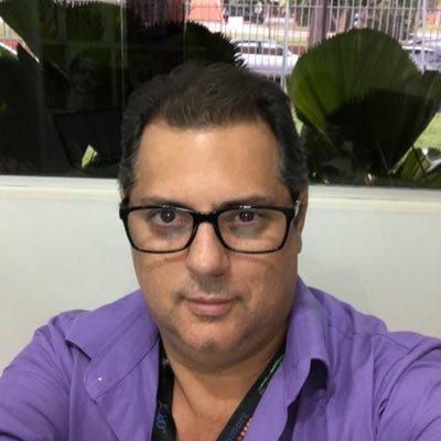 Assessoria artística para emissoras de rádio. Produção e publicação de apps para Android e iOS.