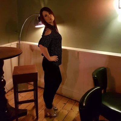 Hi my name is Donna i am 34 years old want to kow more dm me or tweet me. love olly Robbie Gary Barlow all 😉🤗💋🎶🎧