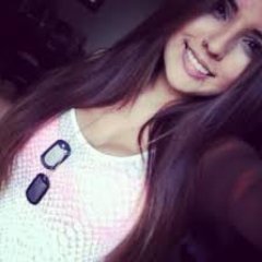 Amo a Cristo, él es mi salvador.
Soy una mujer luchadora, dispuesta a todo por mi familia.