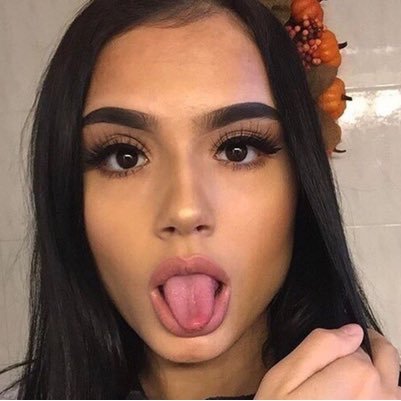 Yihhh_'s profile picture. 