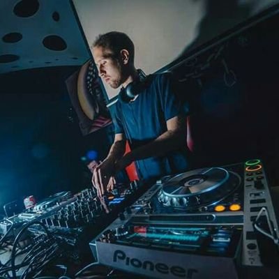 Trance DJ/Producer from Buenos Aires, Argentina.
For contact and booking, send your email to: matthewgrossdj@gmail.com