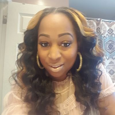 mAkeUp_jUnKiE_'s profile picture. Freelance Makeup Artist,I so heart makeup.....Blake's Mommie ::smooches:: #TUSKEGEEALUM #TEAMUPTOWN #OES