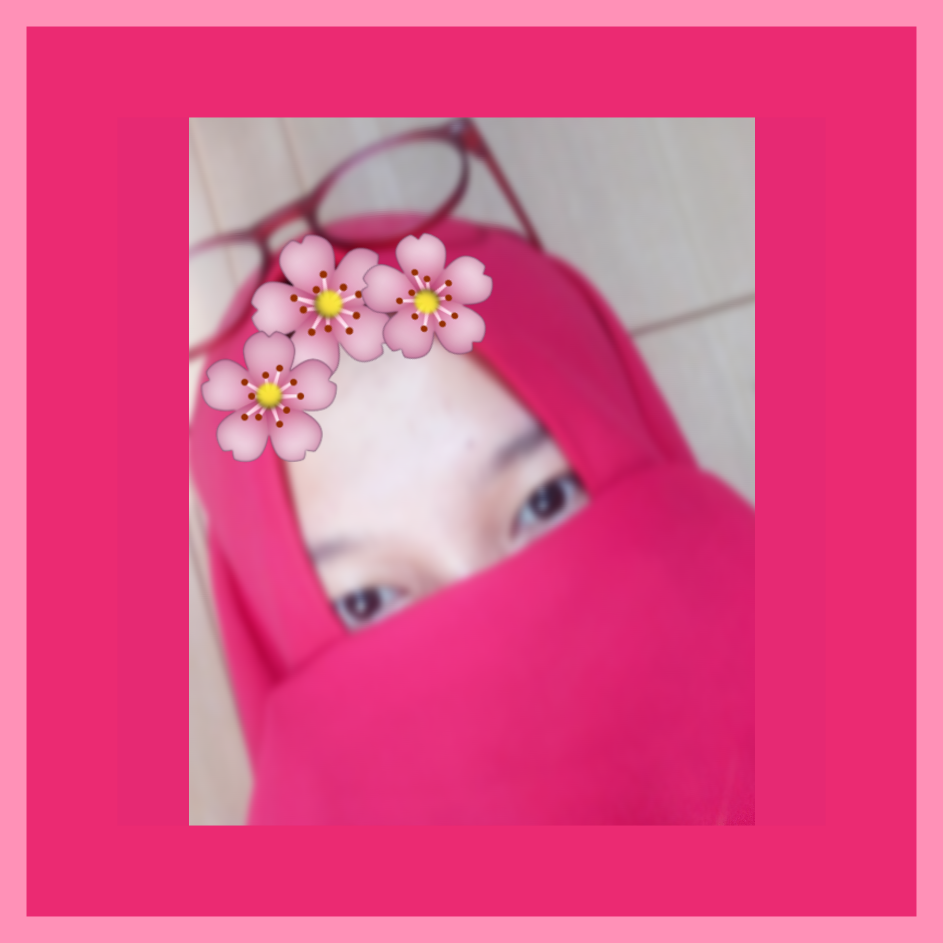 aniitara08's profile picture. Janganlah bersedih karena urusan dunia dan isinya. karena kita hanya bertamu diatas tanah-Nya.  😊