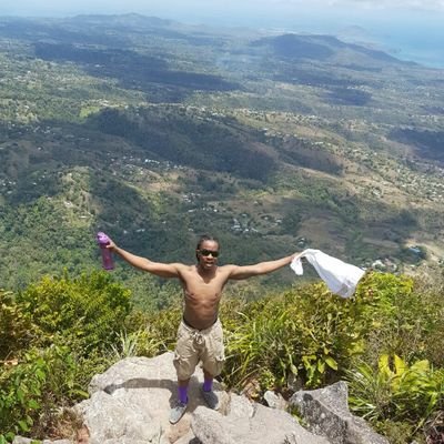 long live the king... I do it for the fun of life. Peace to the planet ✌🏾I just like being high. #OneLove