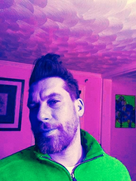 Discofamalama's profile picture. Addicted to politics & political humor! Hobbyist political writer.