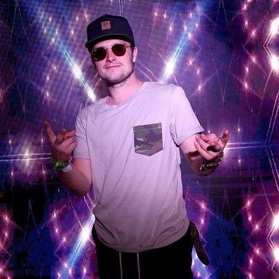 CrimsonHexed's profile picture. Tнere'ѕ ɴoтнιɴɢ мore нorrιғyιɴɢ тнαɴ α мιrαcle