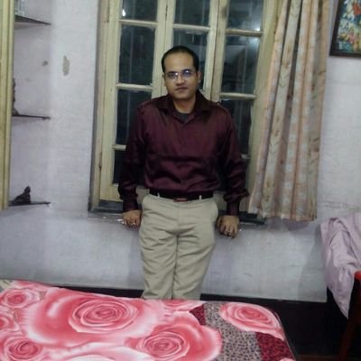 IkkhonGhosh's profile picture. Its better to burnout then fade away.. I love to walk in rain because no one can see my tears..
Me an artist ,simple fun loving person..dislike attitude..