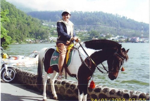 caLLme_ecHi's profile picture. pure n mature . . .