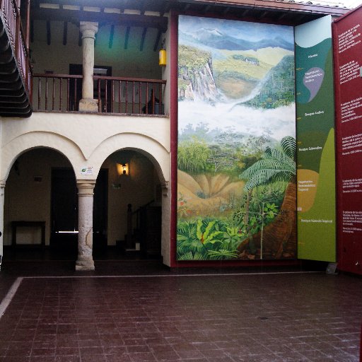 Casa construida a finales del siglo XVII en la parroquia de Santa Bárbara. Fue el hogar del científico, ingeniero militar y patriota Francisco José de Caldas.