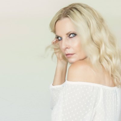 Contemporary Portrait photographer based in Dallas Fort Worth Texas.