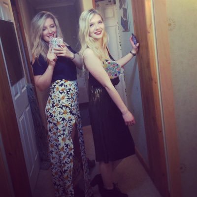 lilybow12's profile picture. 