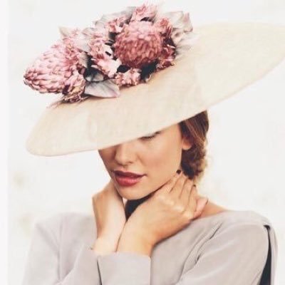 الله يحقق الرغبه اللي تتمناها عيوني ويدعي بها قلبي كل يوم . ♡'