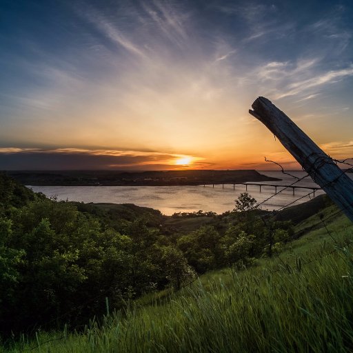 “L'homme qui regarde l'horizon ne voit pas la prairie devant lui.” #ProverbeAmérindien