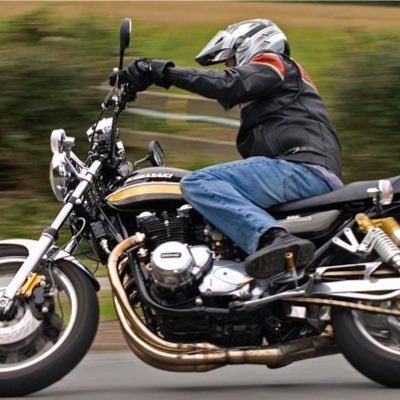 kawkawaaa's profile picture. Motorcycling makes you a better person.  Few things make me feel all of my senses as directly as riding..🏍✌