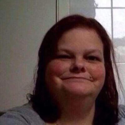 Hi am Jayne 50 got 2 daughters am married to mark am a Liverpool fan I've got a lovely cat called millie