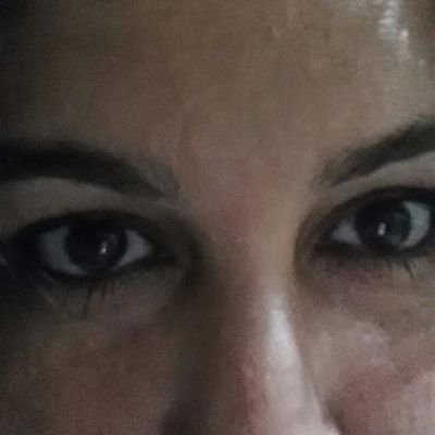 Humanista, socialista, académica y Barcelonista. ...amante del buen vino y de la playa...