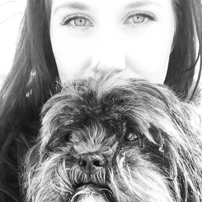Wife, mom, surgery resident, stress-baker, crafts-to-procrastinator, Golden Eagle obsessed with her dogs.⚡️Tweets/likes/RTs/opinions are my own.