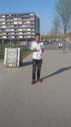 honkbal urban 010 rugnummer 5
ik woon in Rotterdam. 
instagram: alex.laantje 
     snapchat: alexboykiller