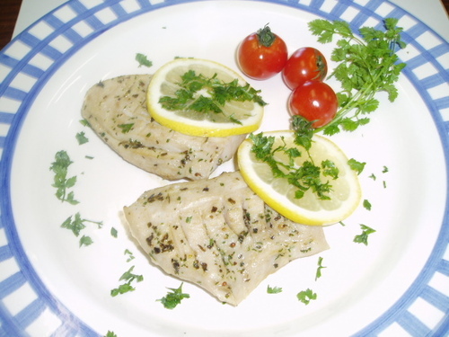 TomPiyon's profile picture. 「飲むほどに 頭を垂れる 稲穂かな」
「行列を我慢して並べる男になる」

子作りが好きな５児の父上です。
大家族をめざしていますが、嫁に反対されています。


趣味は子どもと一緒に日曜日の散歩。


リスコミ、食品衛生、孫正義などに興味を持っています。
地元前橋をこよなく愛しています。