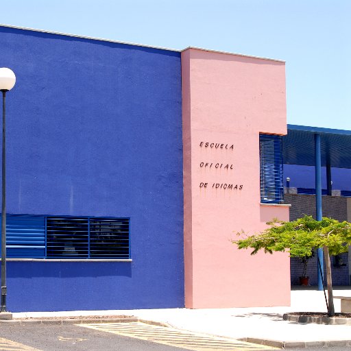 Centro público dedicado a la enseñanza de idiomas y dependiente de la administración educativa del Gobierno de Canarias.