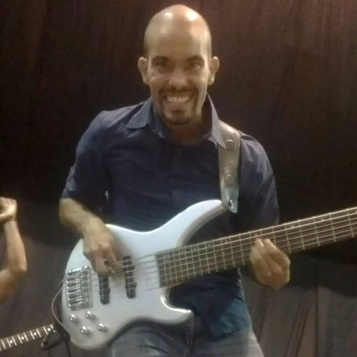 carluchix's profile picture. Musician, geek, bassist of Unessential Soldiers.