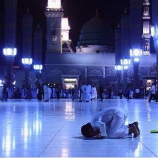عند موتي ياصديقتي خبئي لي بين الأسحار دعوه ومن الأموال صدقه حادثيني كل ليله وضمي اسمي ف دعائك واطلبي لي النجاه