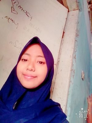 Munzia2's profile picture. Membaca