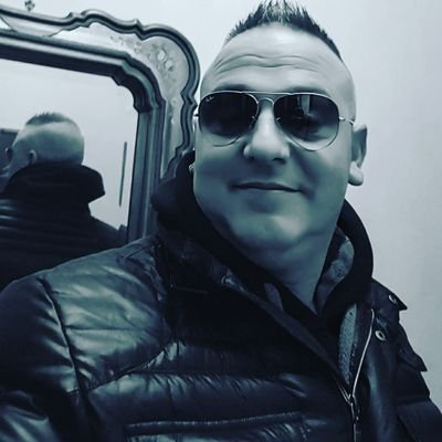 algoritmico1970's profile picture. “La cosa migliore di una fotografia è che non cambia mai, anche quando le persone in essa lo fanno.(Andy Warhol)