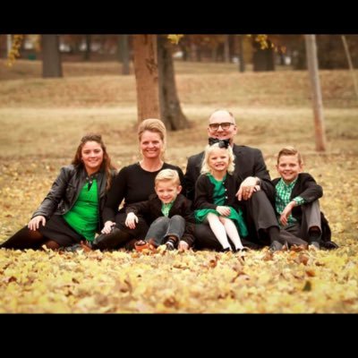 Pastor of LifeChange Church in Franklin, TN. Dad to Morgan, Mason, Miles, and Madelyn. Husband to Mitzi.